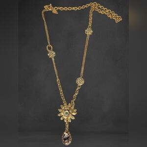 Vtg OTAZU Swarovski Necklace Gold Tone Chain Crystal Clusters Flower Pendant Gem
